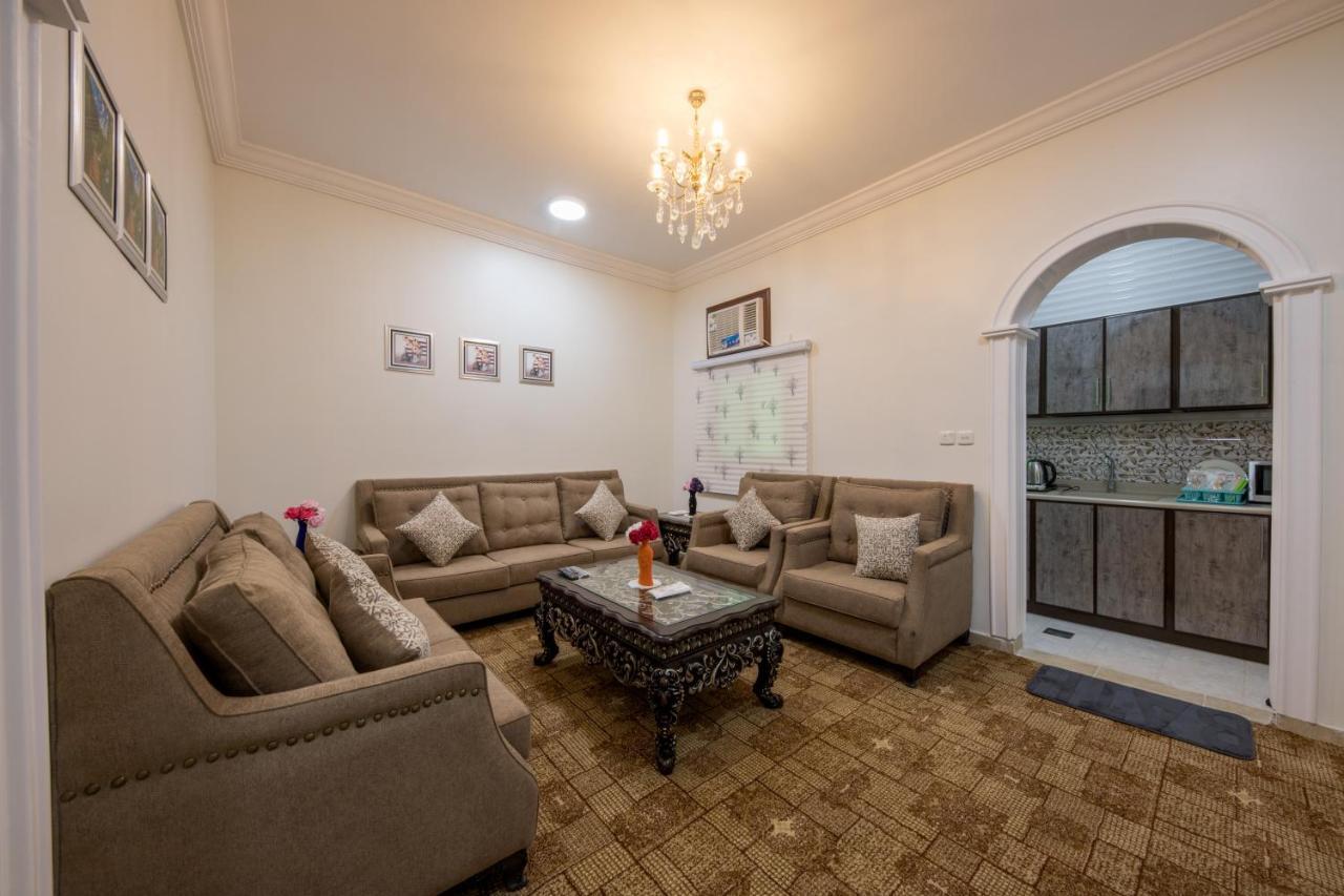 Jasmine Beach Hotel Suites Янбу Екстериор снимка
